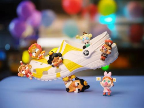 Bubble Mart Partners with Crocs to Create Co-branded Models Continuing to Tap into the Product Innovation Power of Classic IPs - Croc Lights®