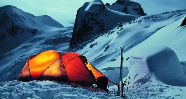 Ten Essential Winter Camping Tips! - Croc Lights®